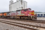 BNSF 876, GE C40-8W, ex ATSF 876 Warbonnet